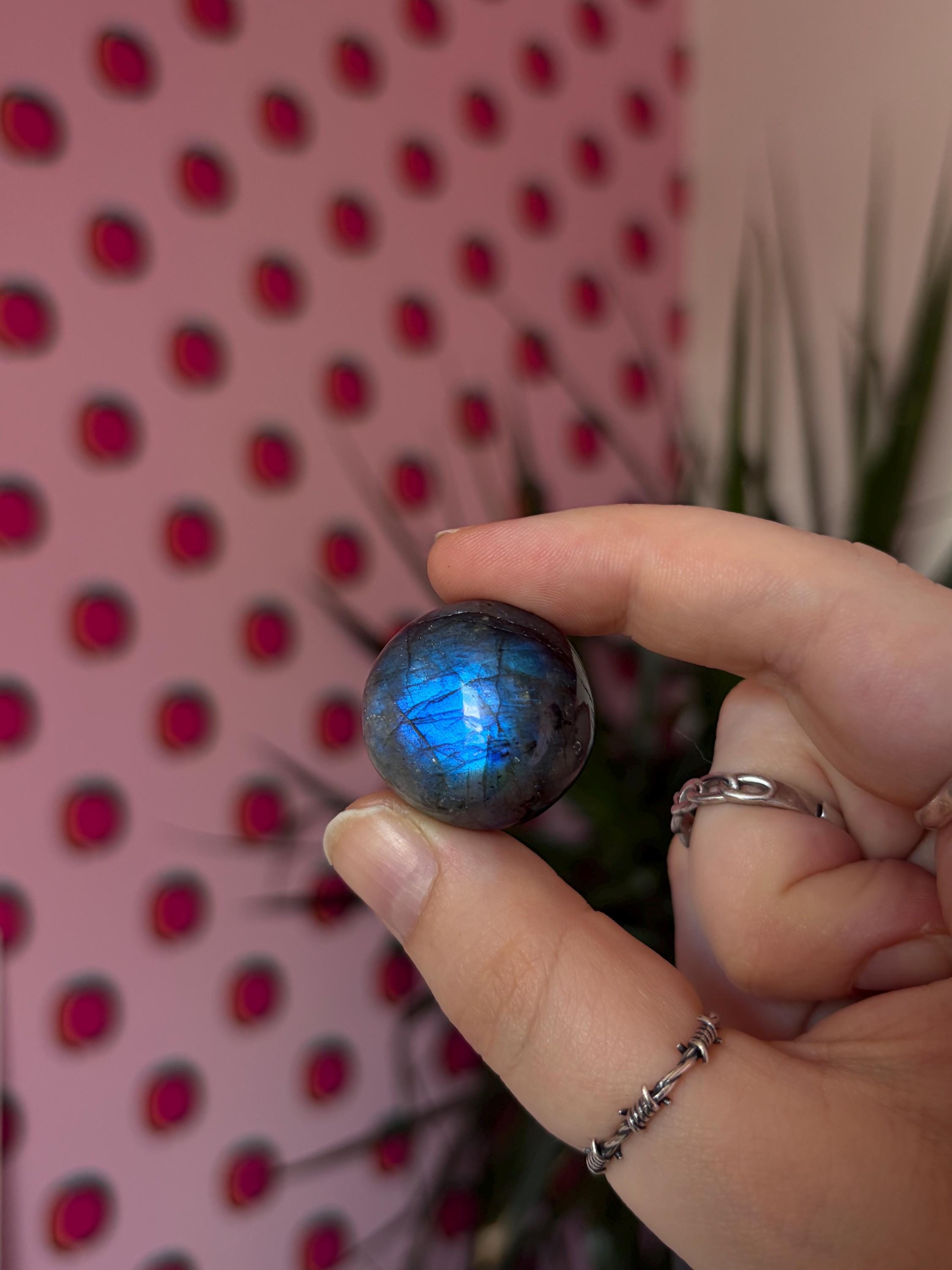 Flashy Labradorite Tumblestone