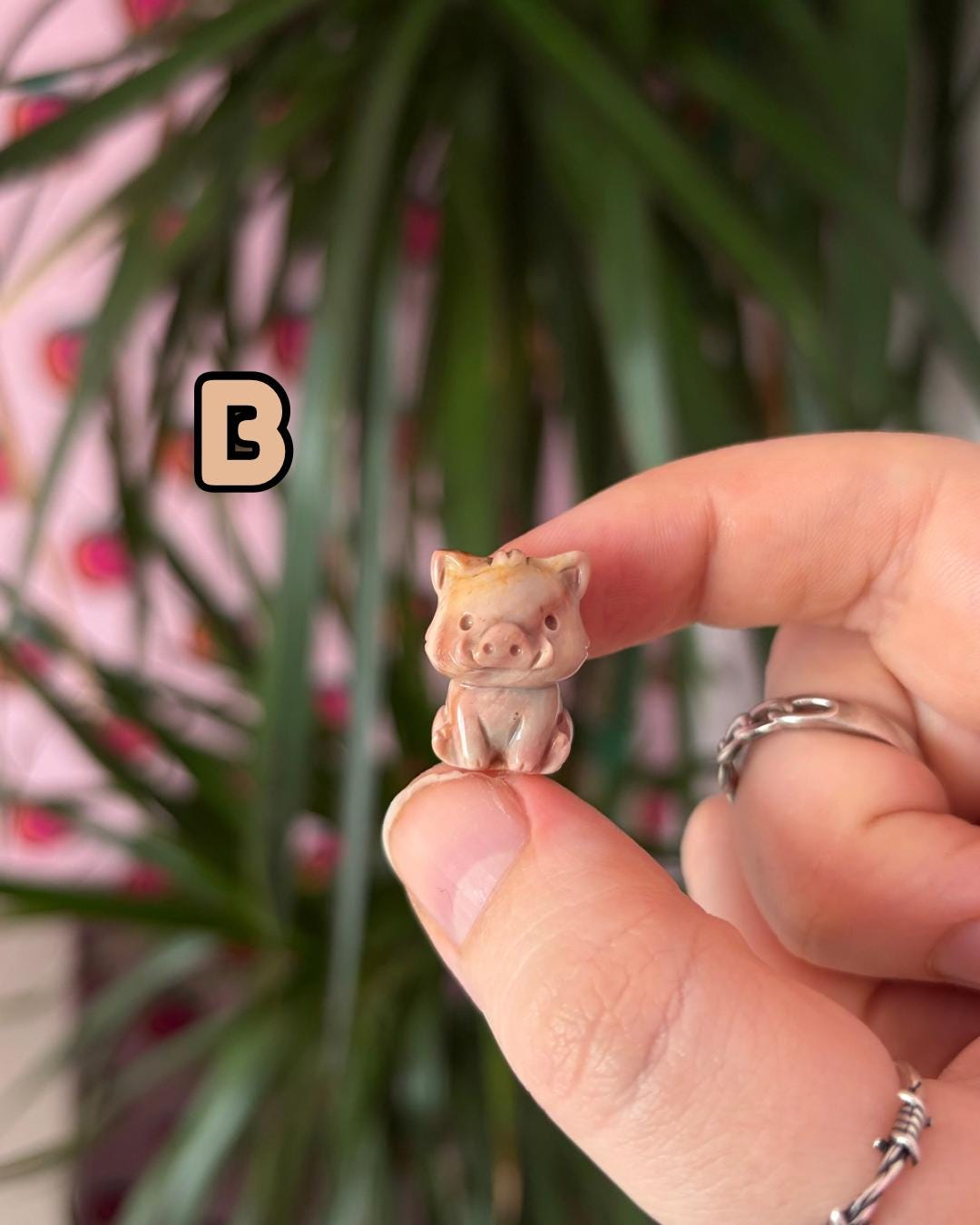 Tiny Alashan Agate Warthog