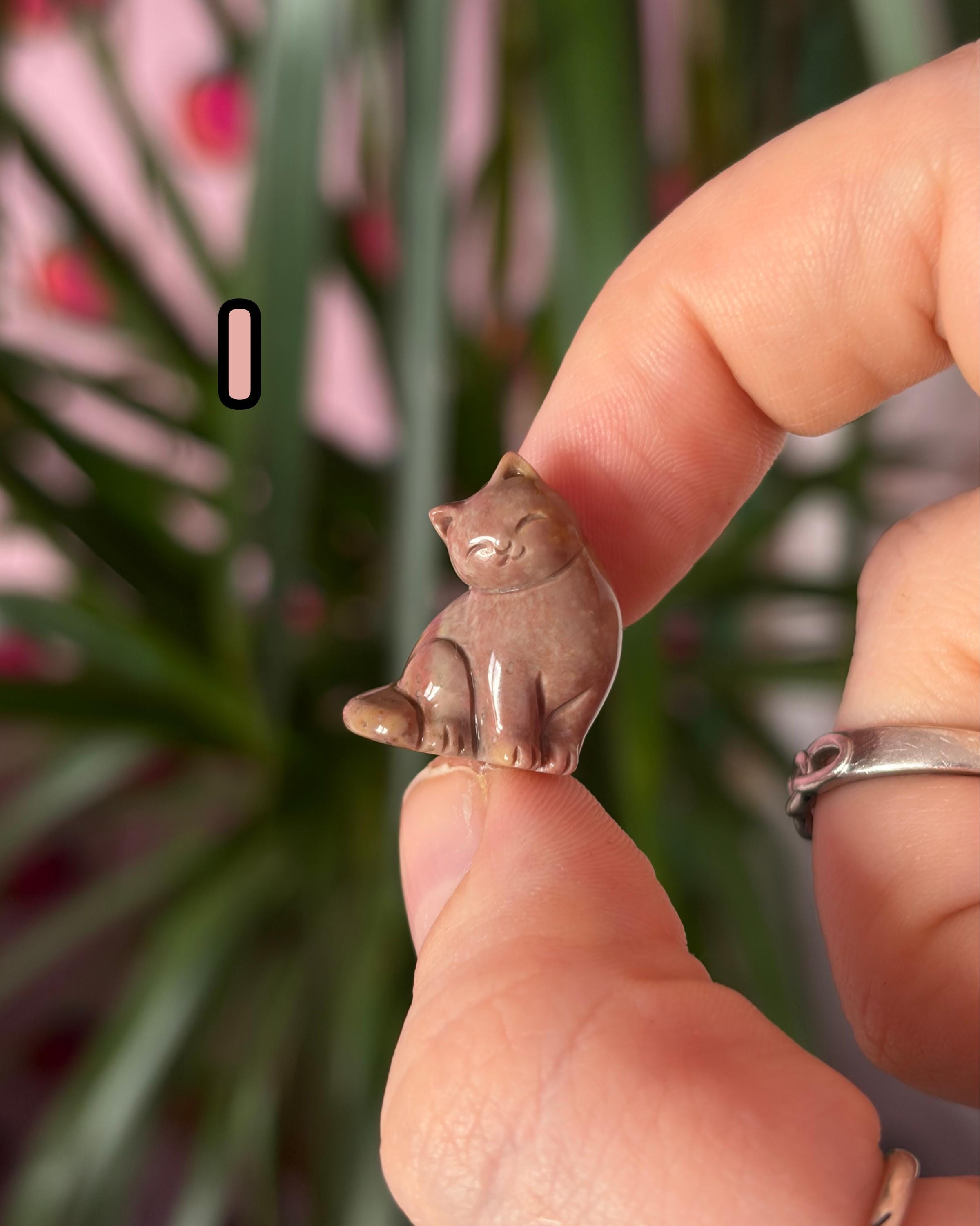 Tiny Alashan Agate Cats