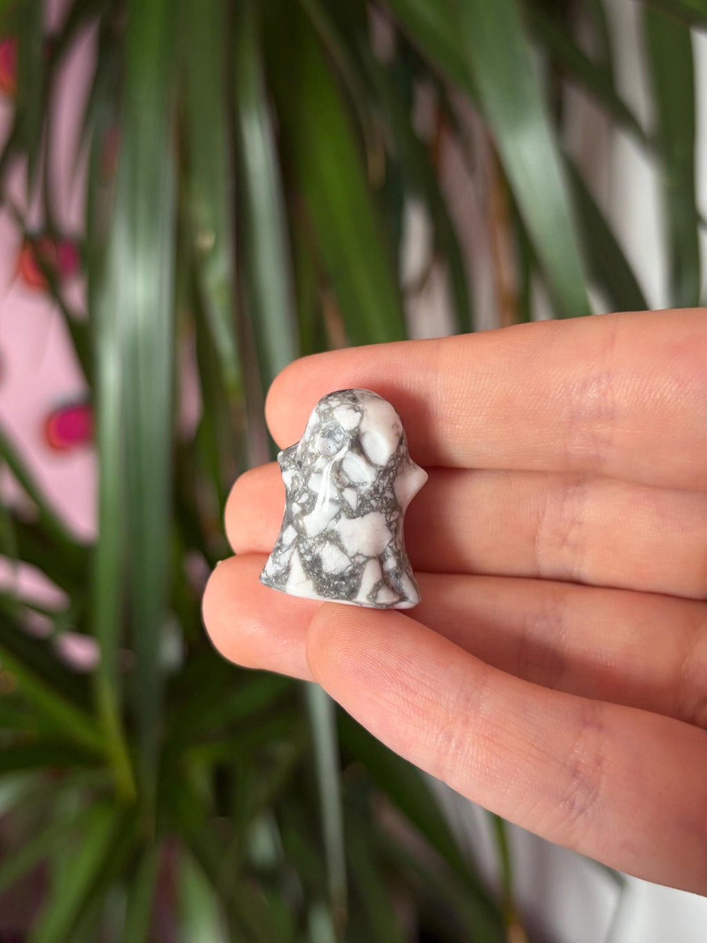 Tiny Howlite Ghosts