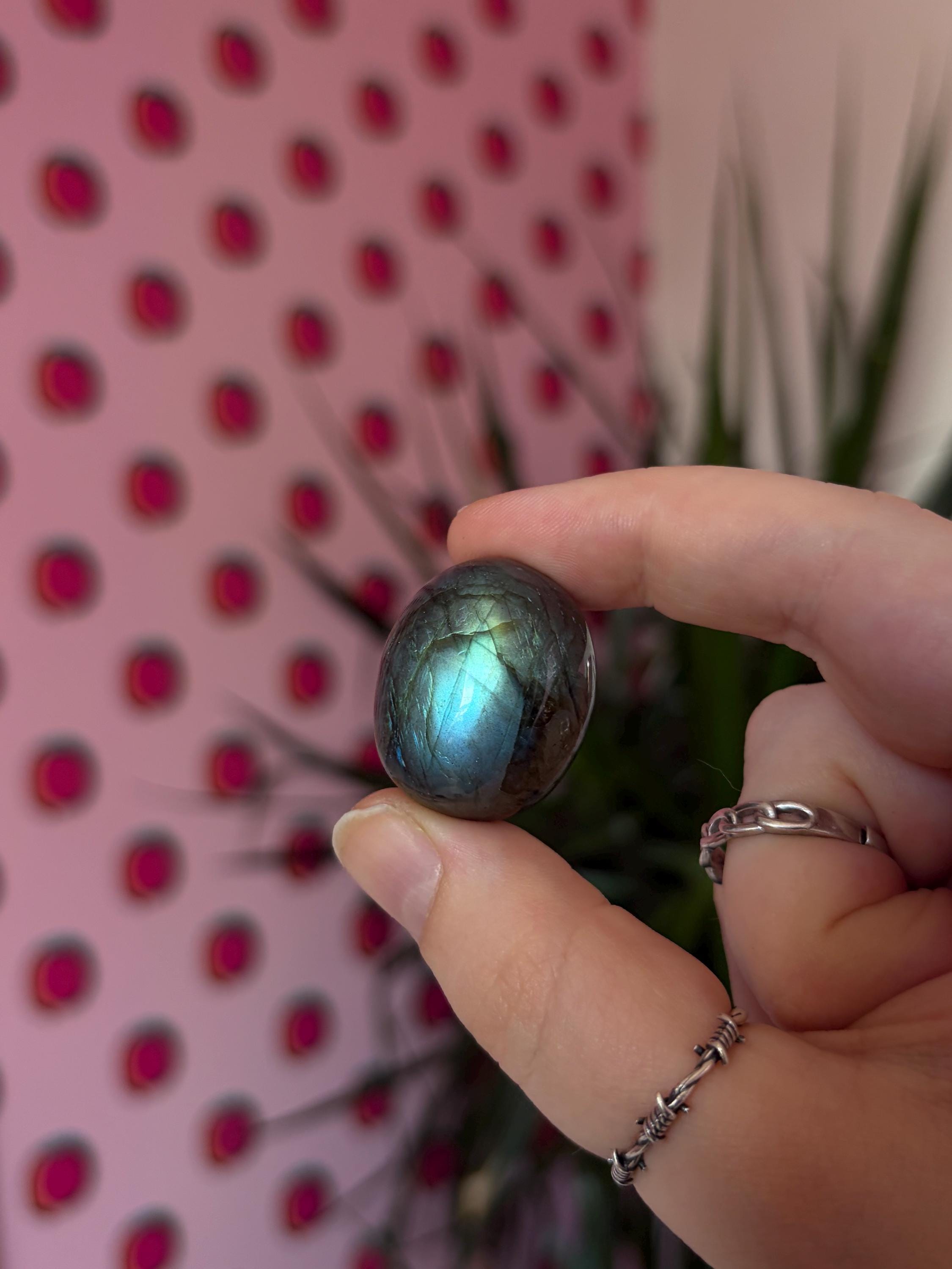 Flashy Labradorite Tumblestone
