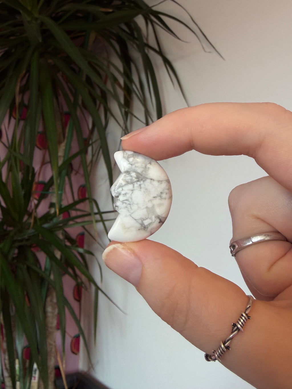 Mini Howlite Moon Faces