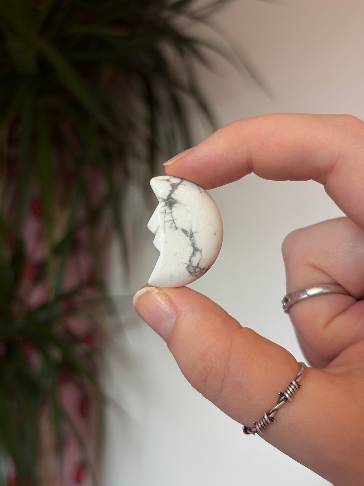 Mini Howlite Moon Faces