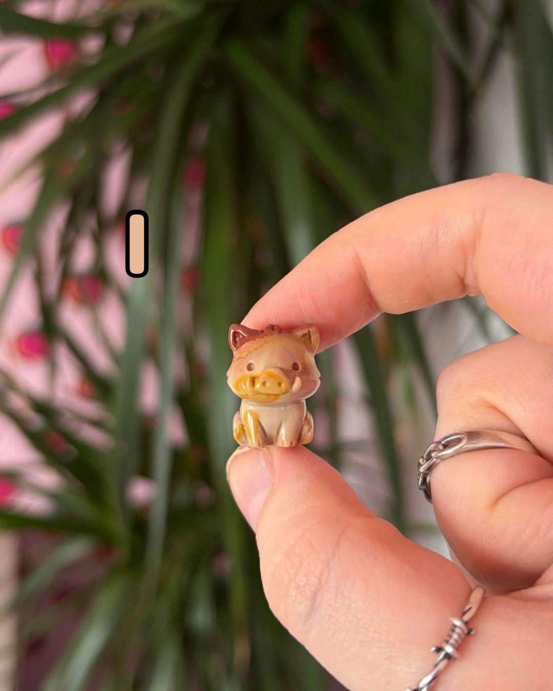 Tiny Alashan Agate Warthog
