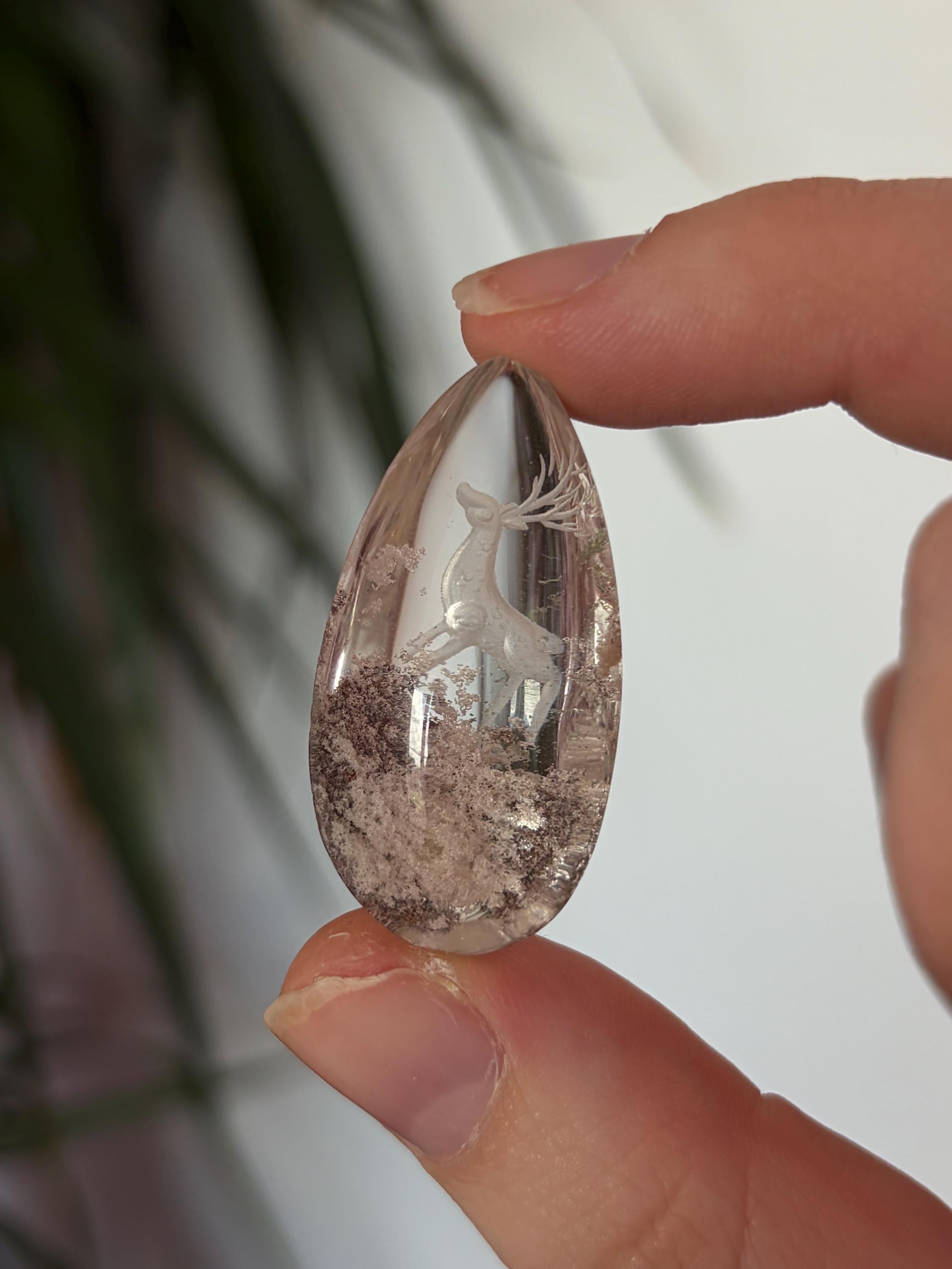 Etched Garden Quartz Deer Carving