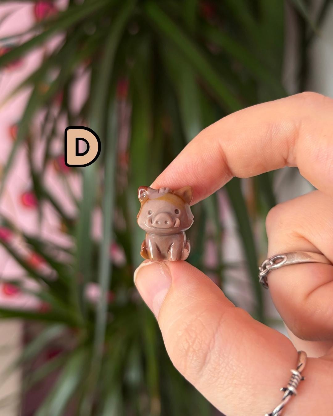 Tiny Alashan Agate Warthog